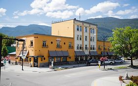Adventure Hotel